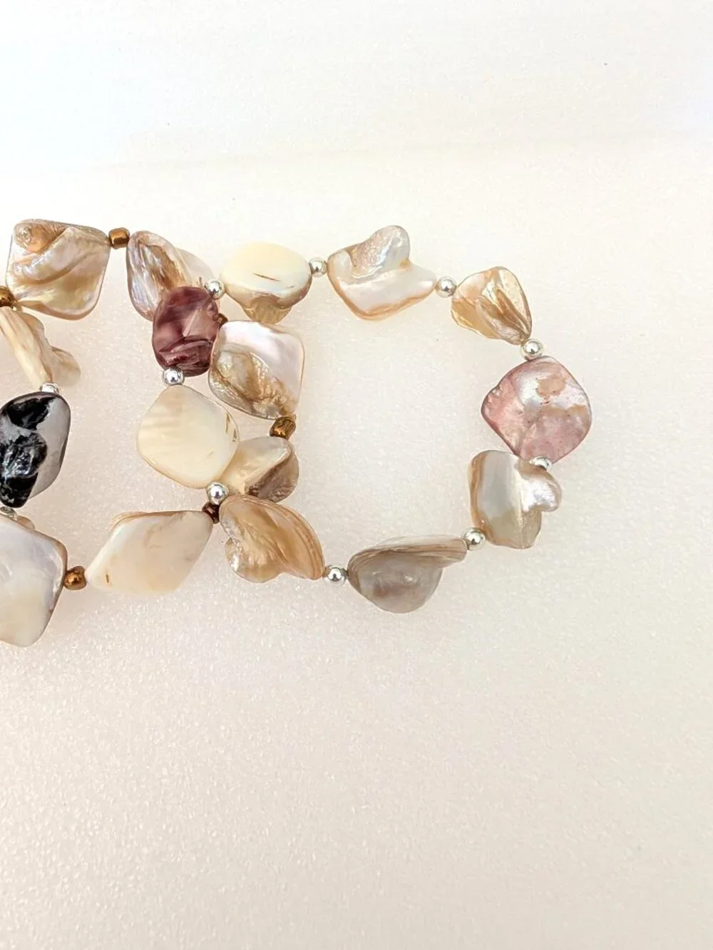 Set of 4 polished shell stretch bracelets-neutral tones
